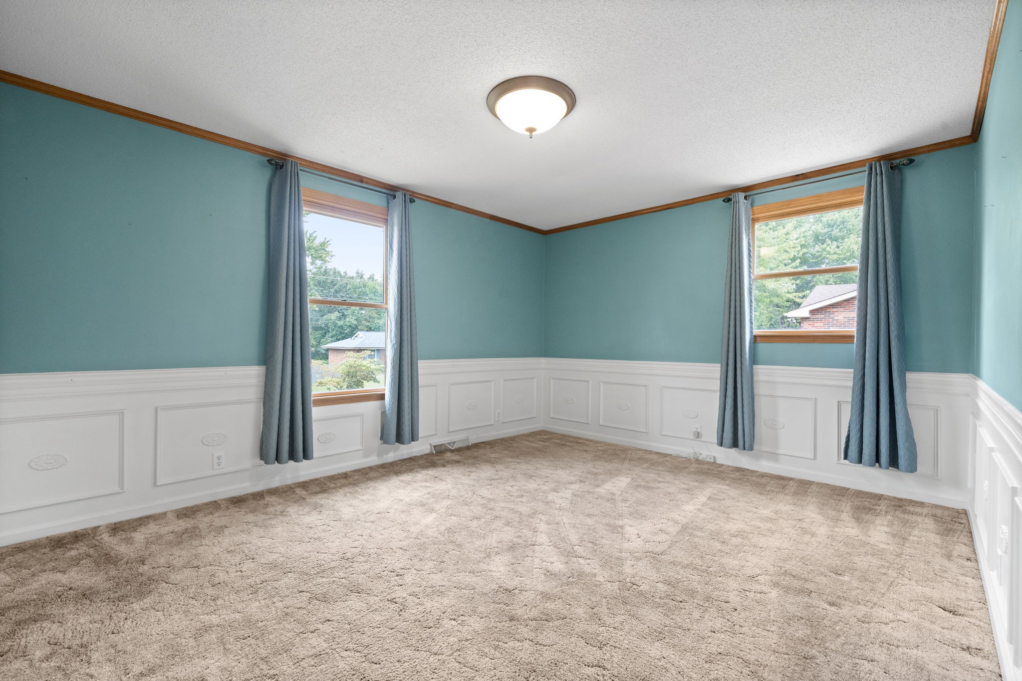 156 W Concord Dr