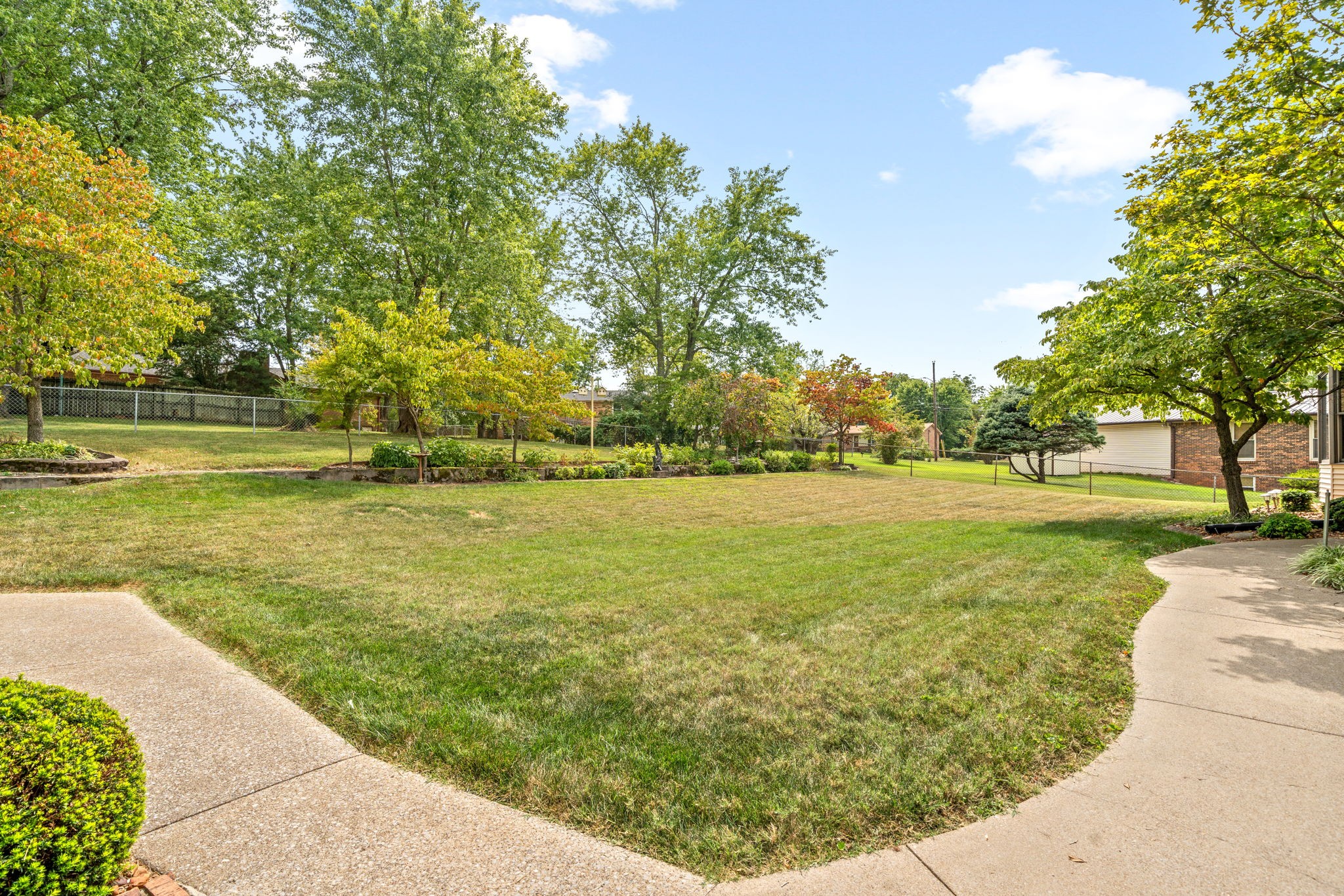 156 W Concord Dr