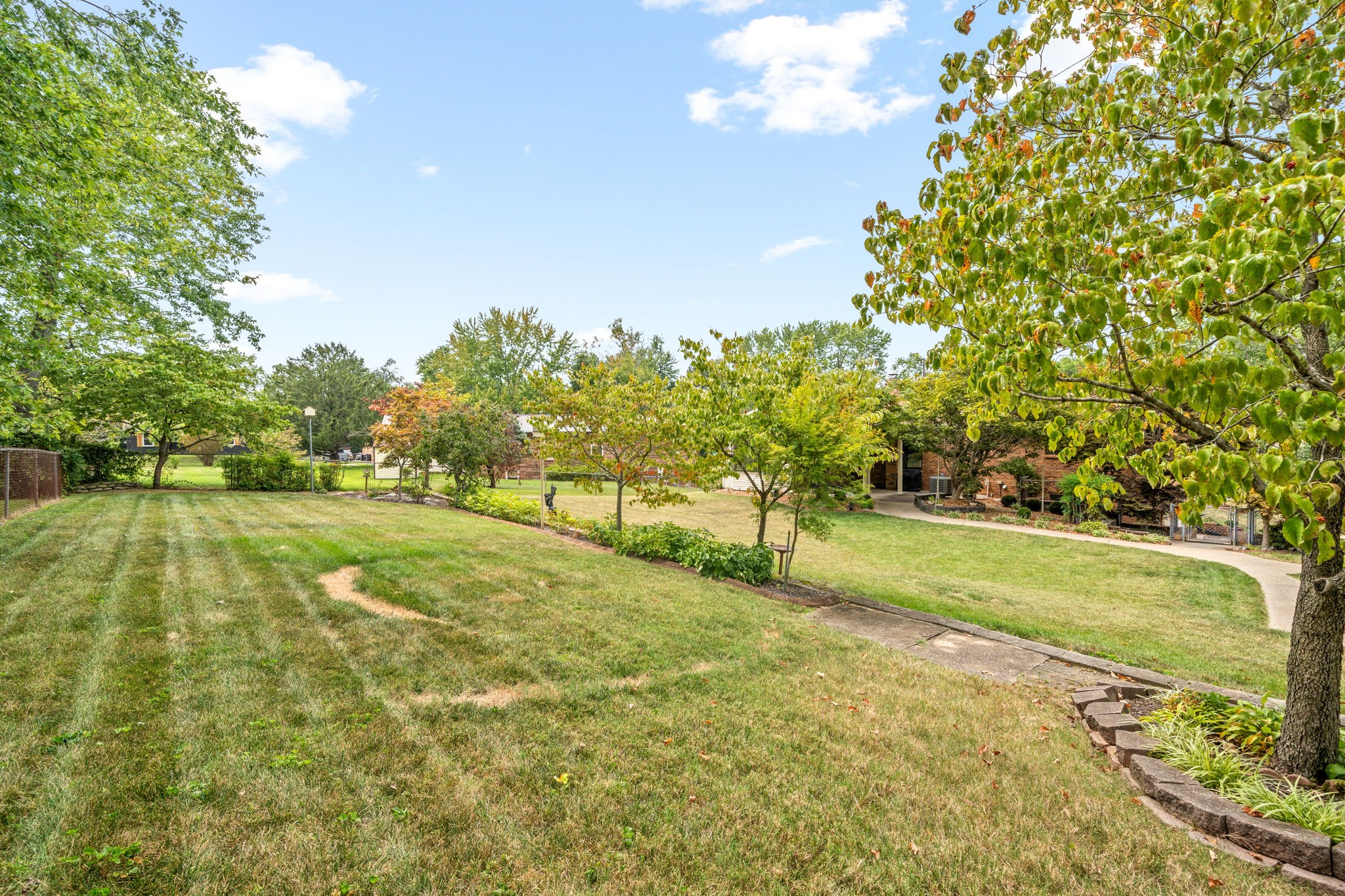 156 W Concord Dr
