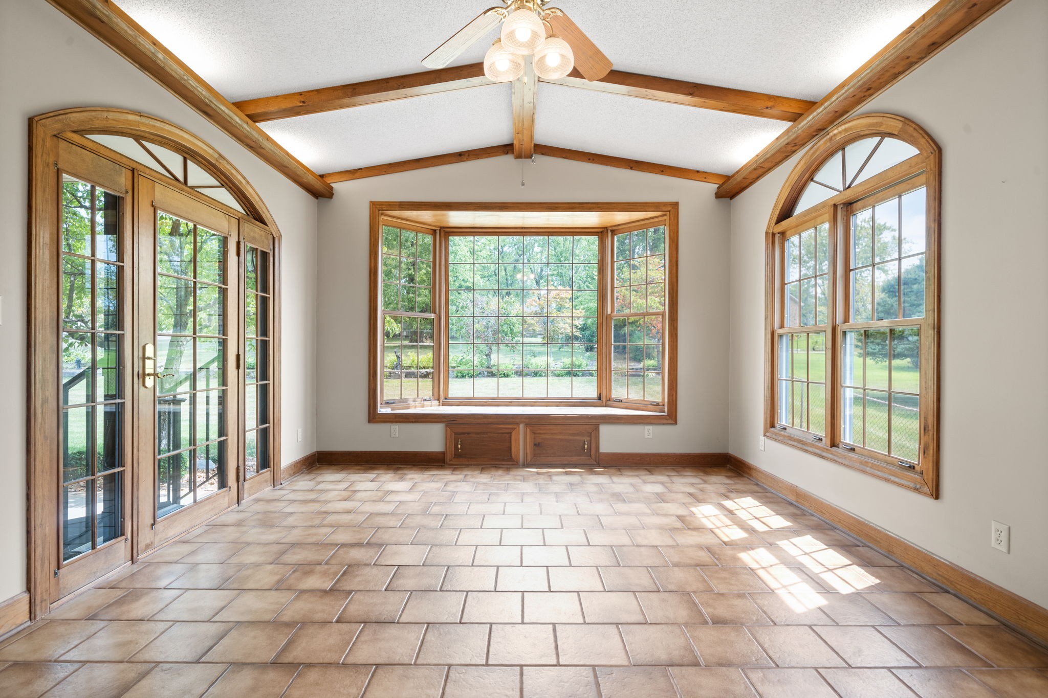 156 W Concord Dr