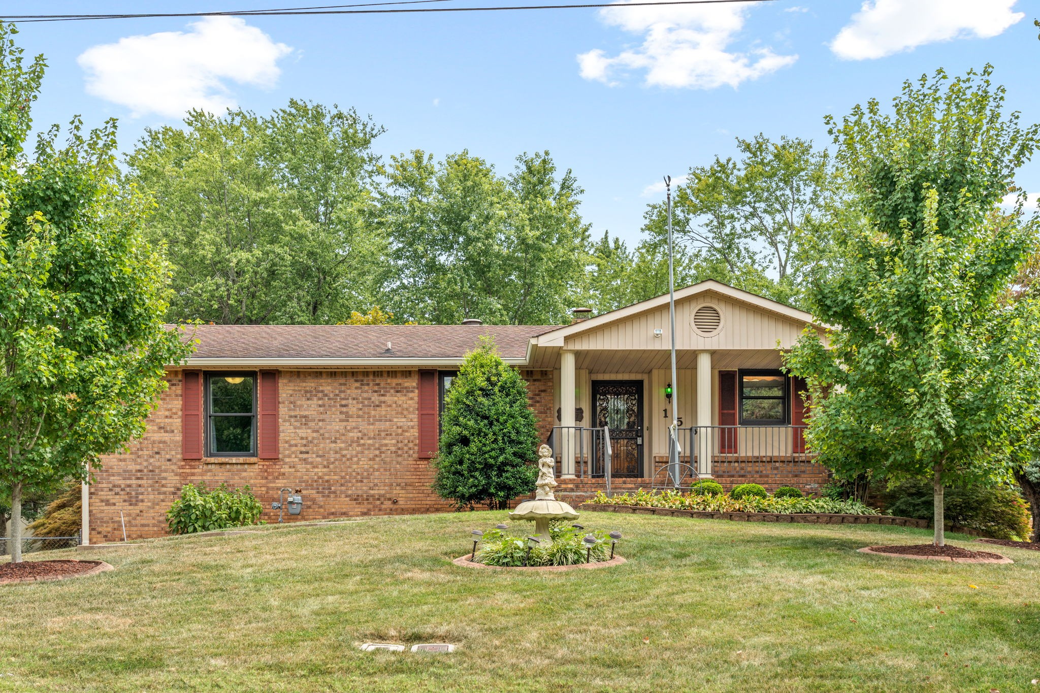 156 W Concord Dr