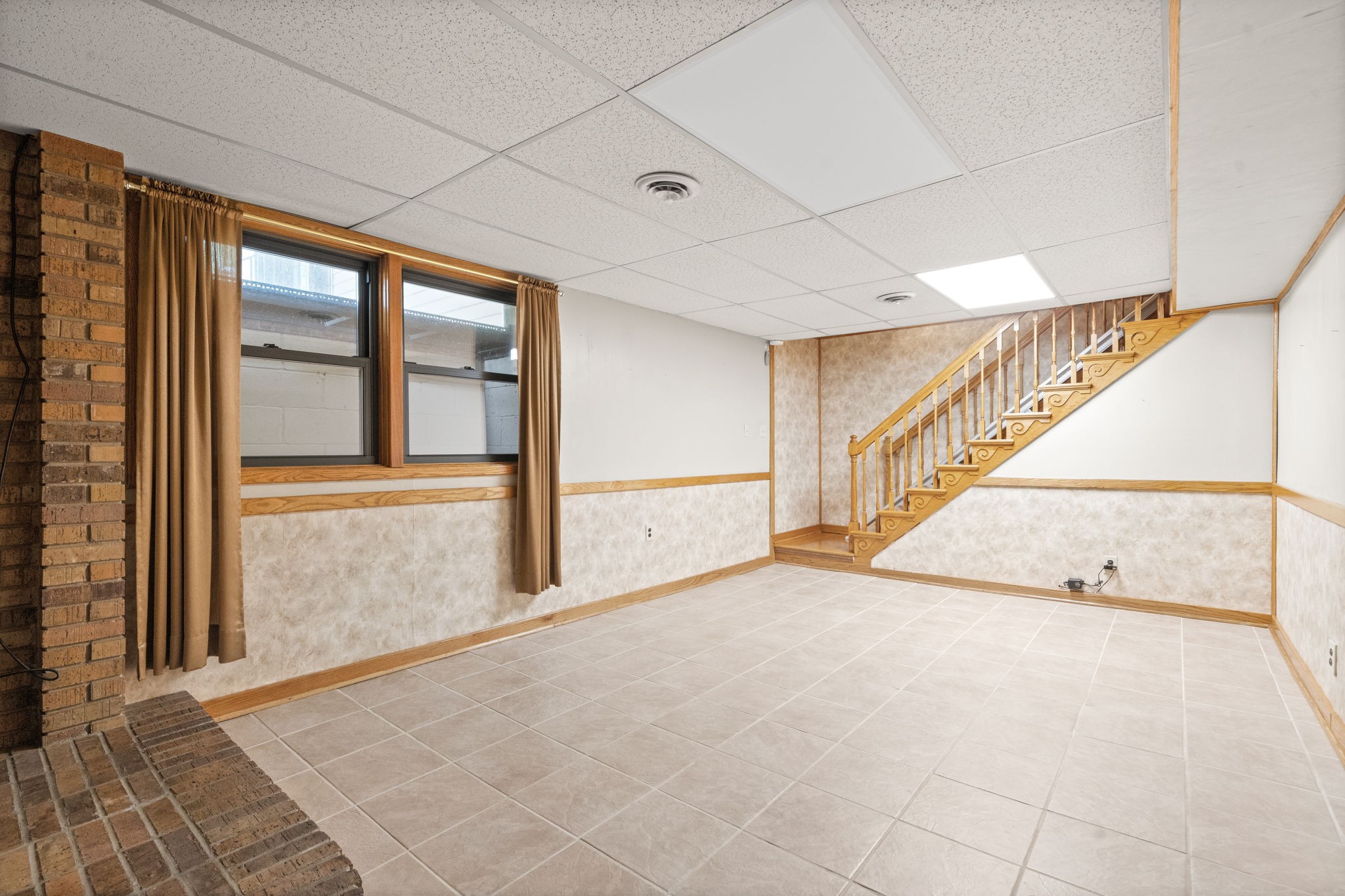 156 W Concord Dr