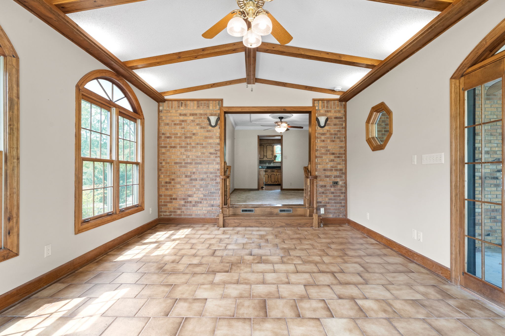 156 W Concord Dr