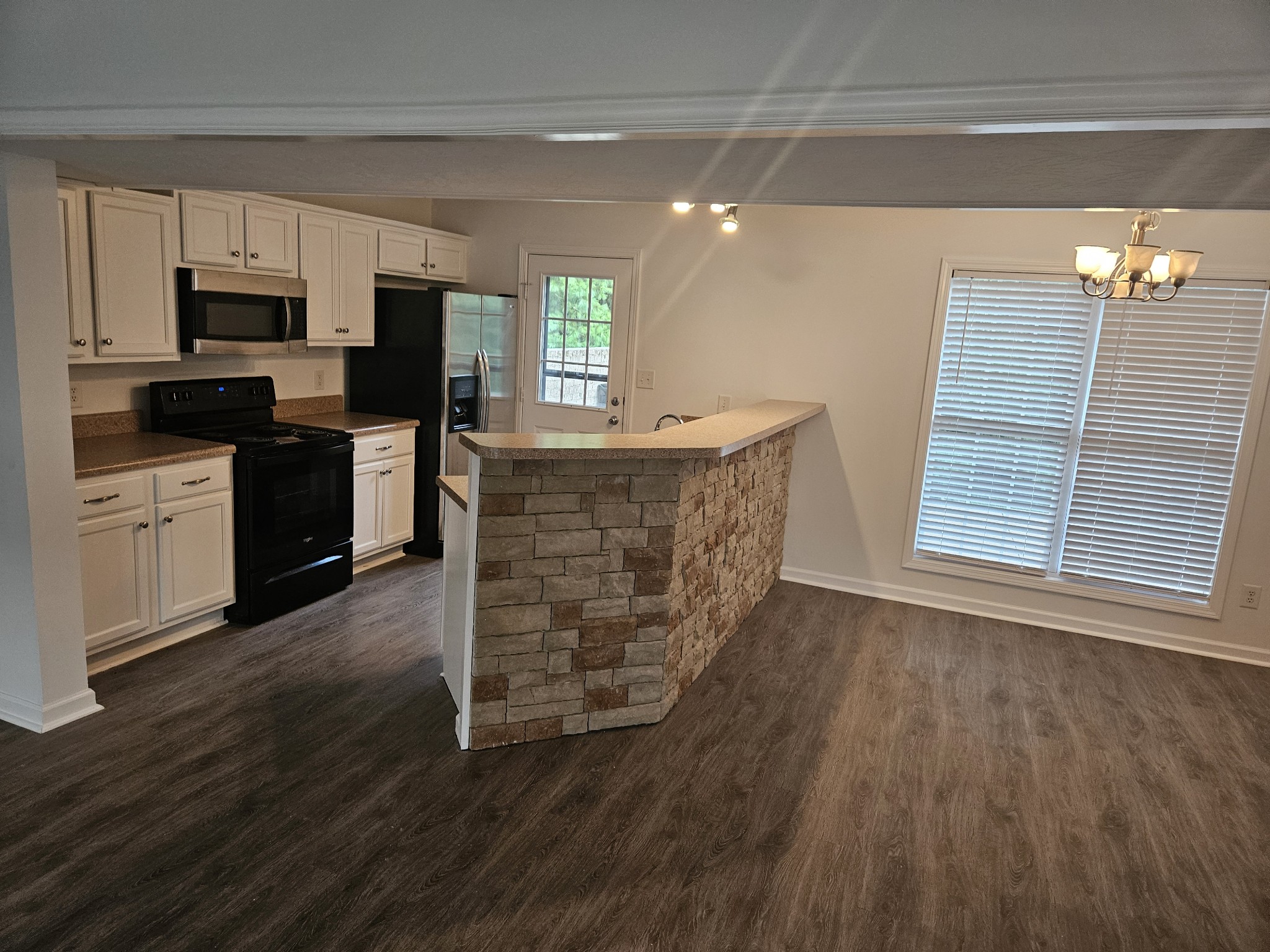1182 Long Hollow Pike Unit: G3