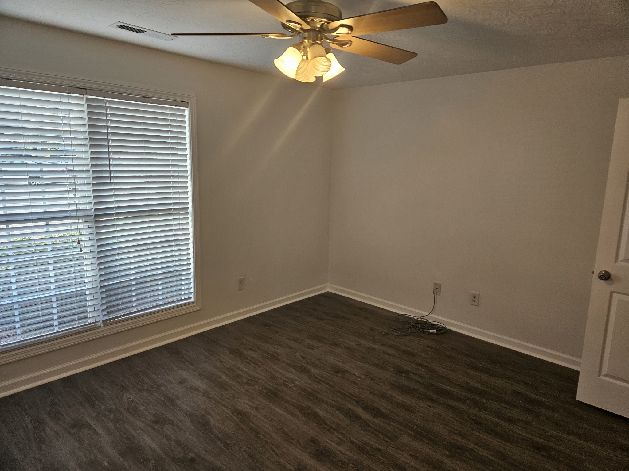 1182 Long Hollow Pike Unit: G3