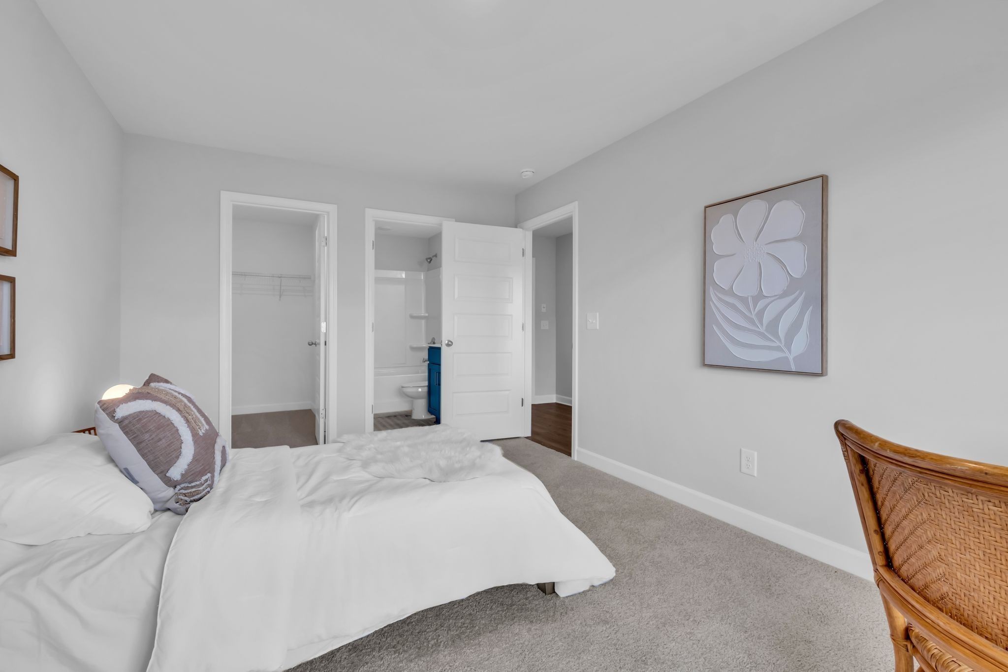 512 Mantes Aly