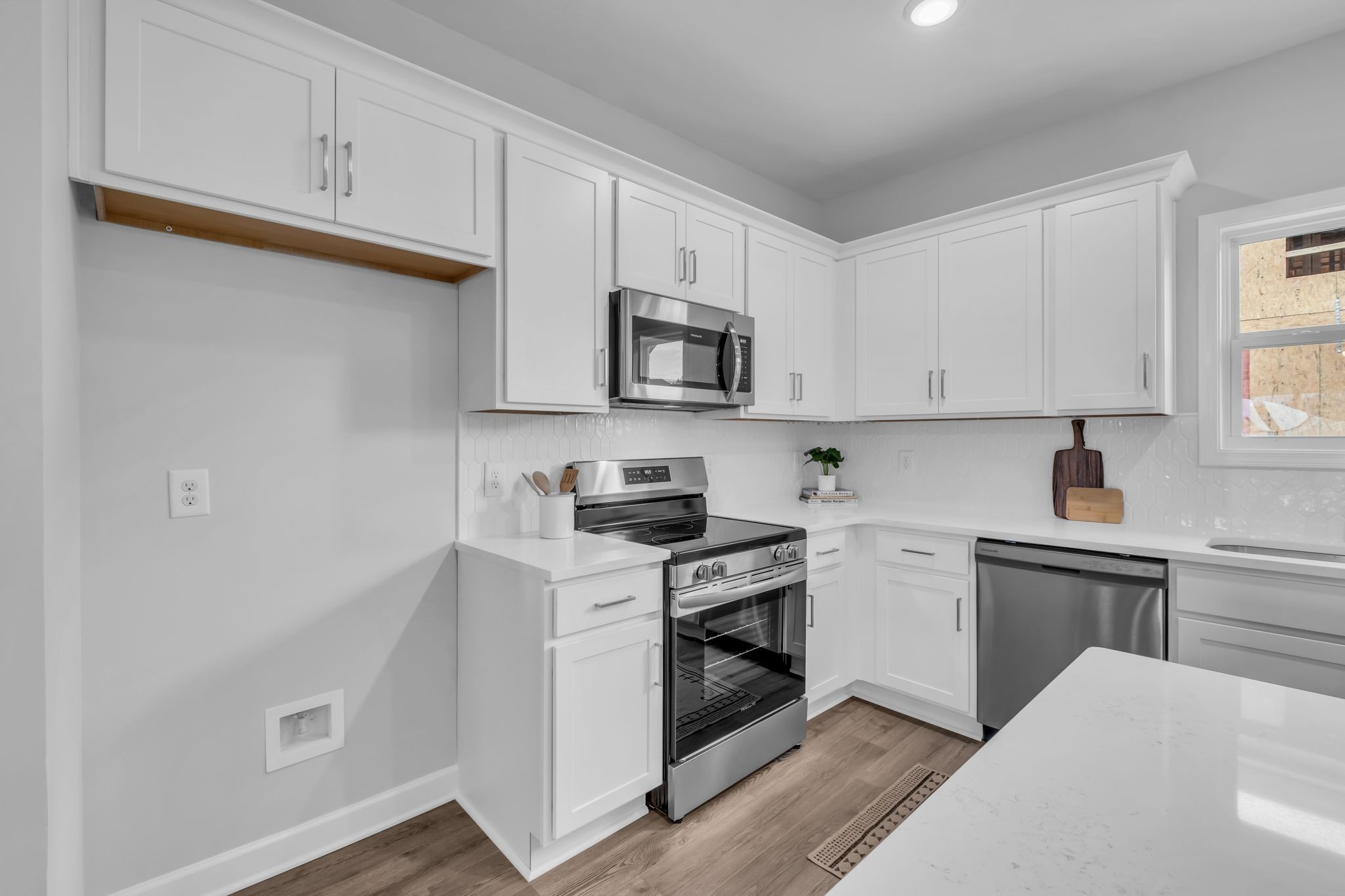 512 Mantes Aly