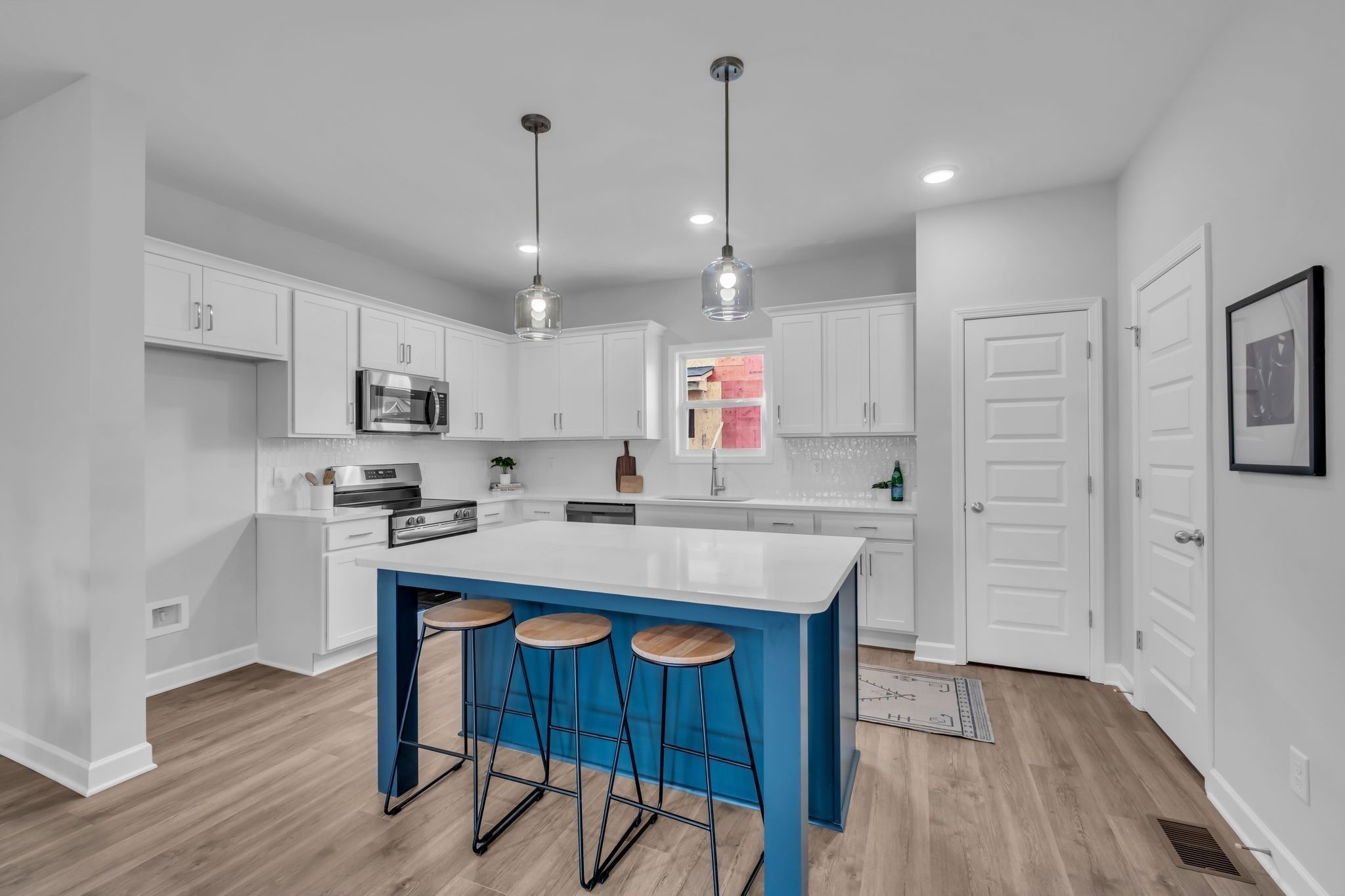 512 Mantes Aly