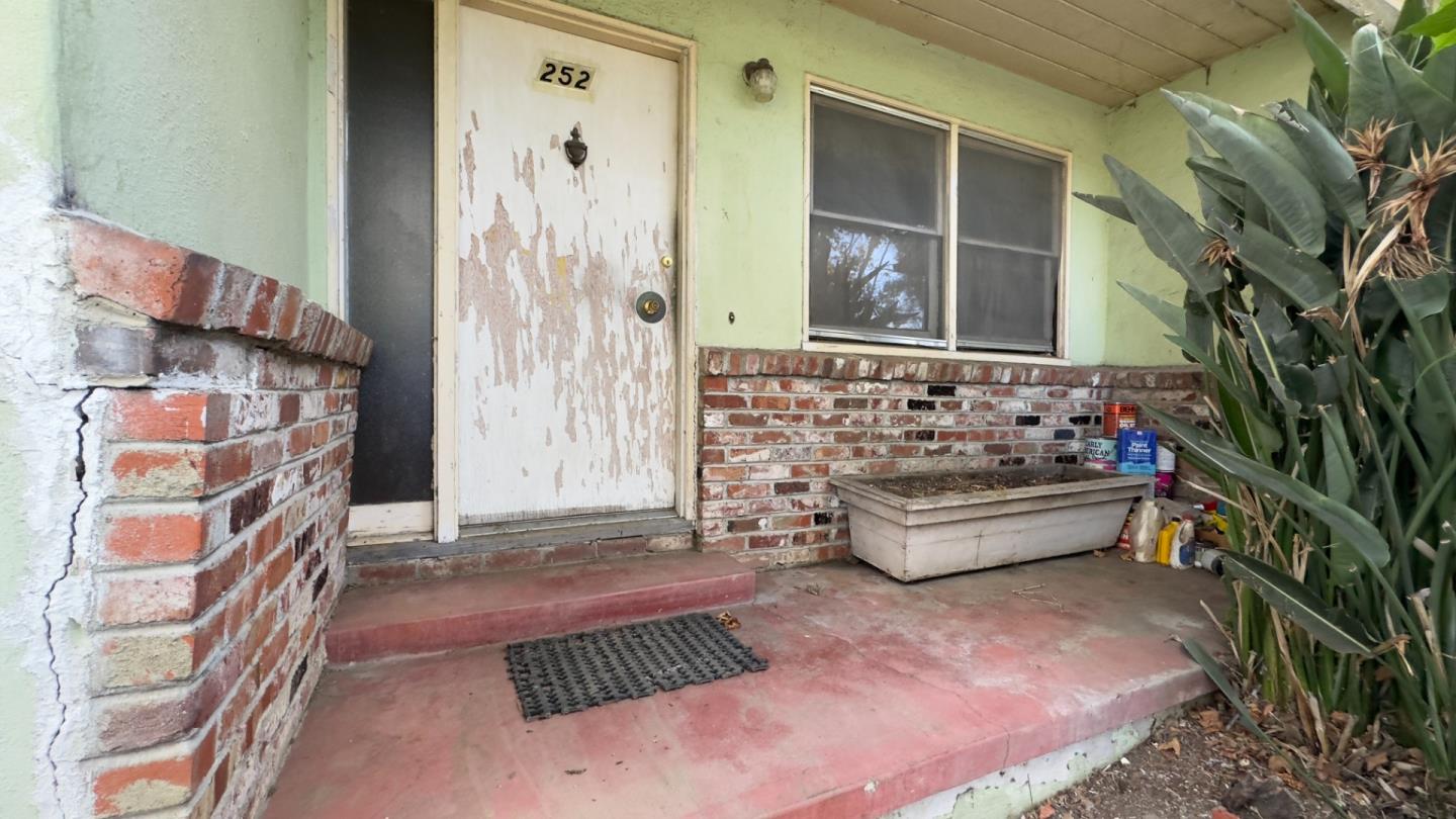 252 N Fremont Street