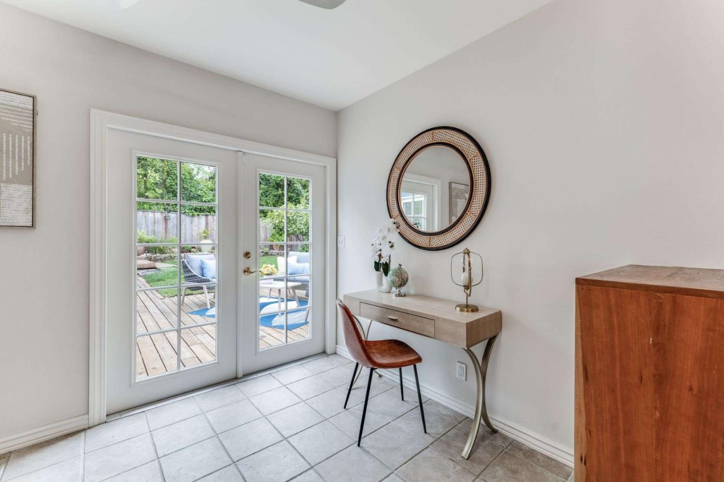 1374 Alameda de las Pulgas