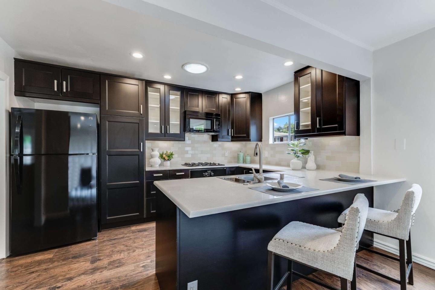 1374 Alameda de las Pulgas