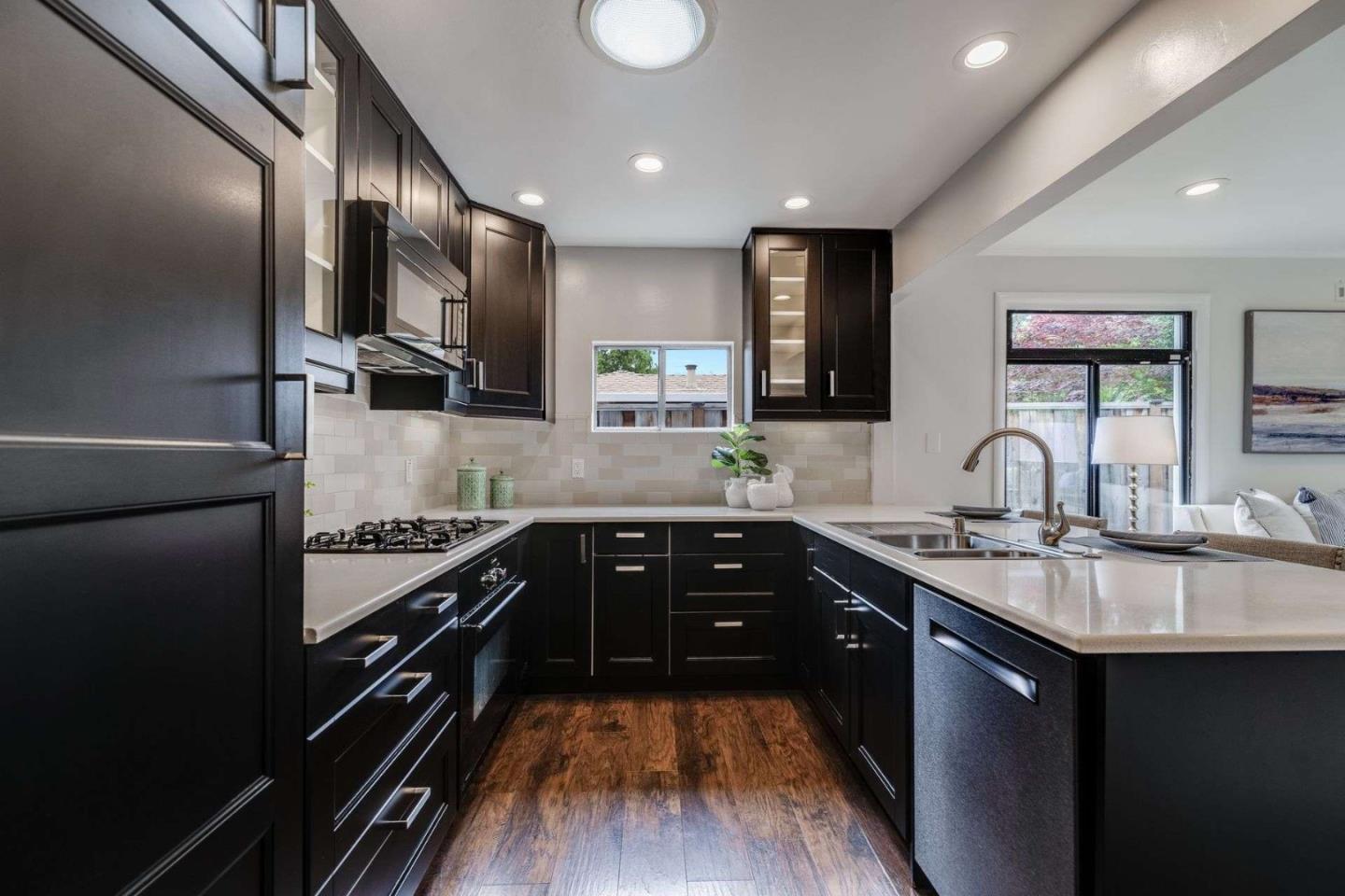 1374 Alameda de las Pulgas