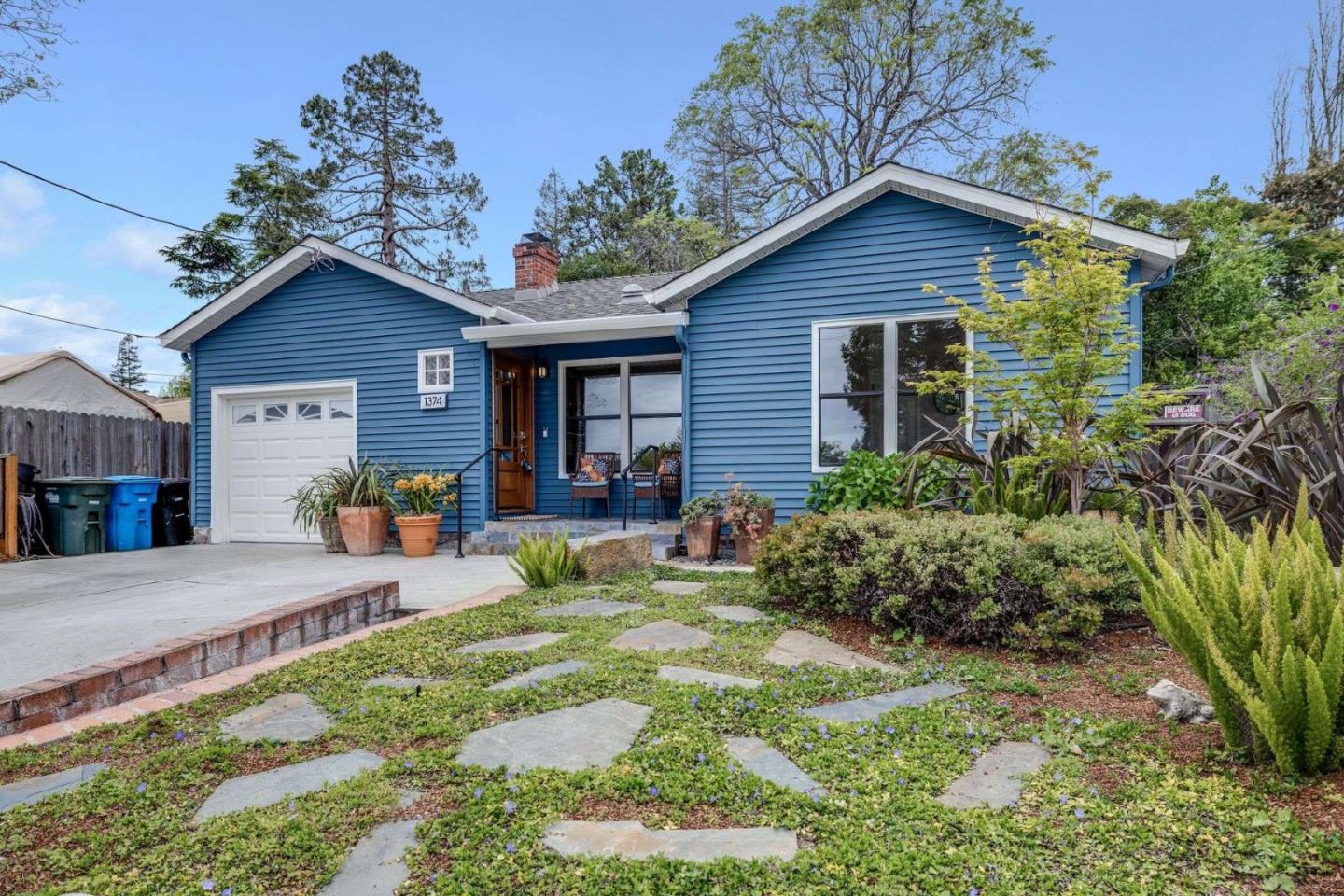 1374 Alameda de las Pulgas