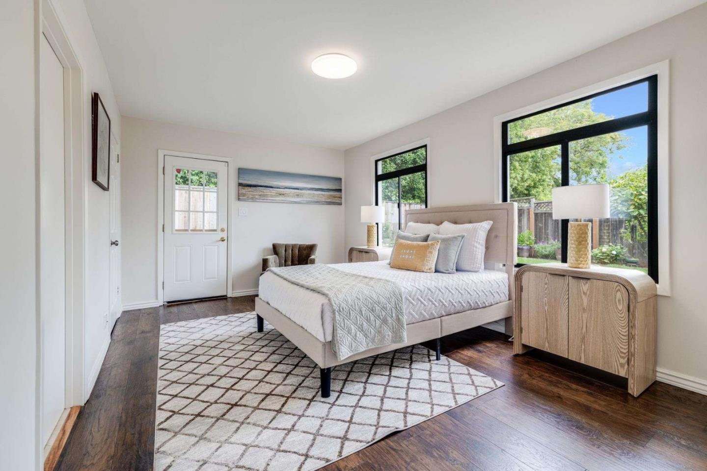 1374 Alameda de las Pulgas