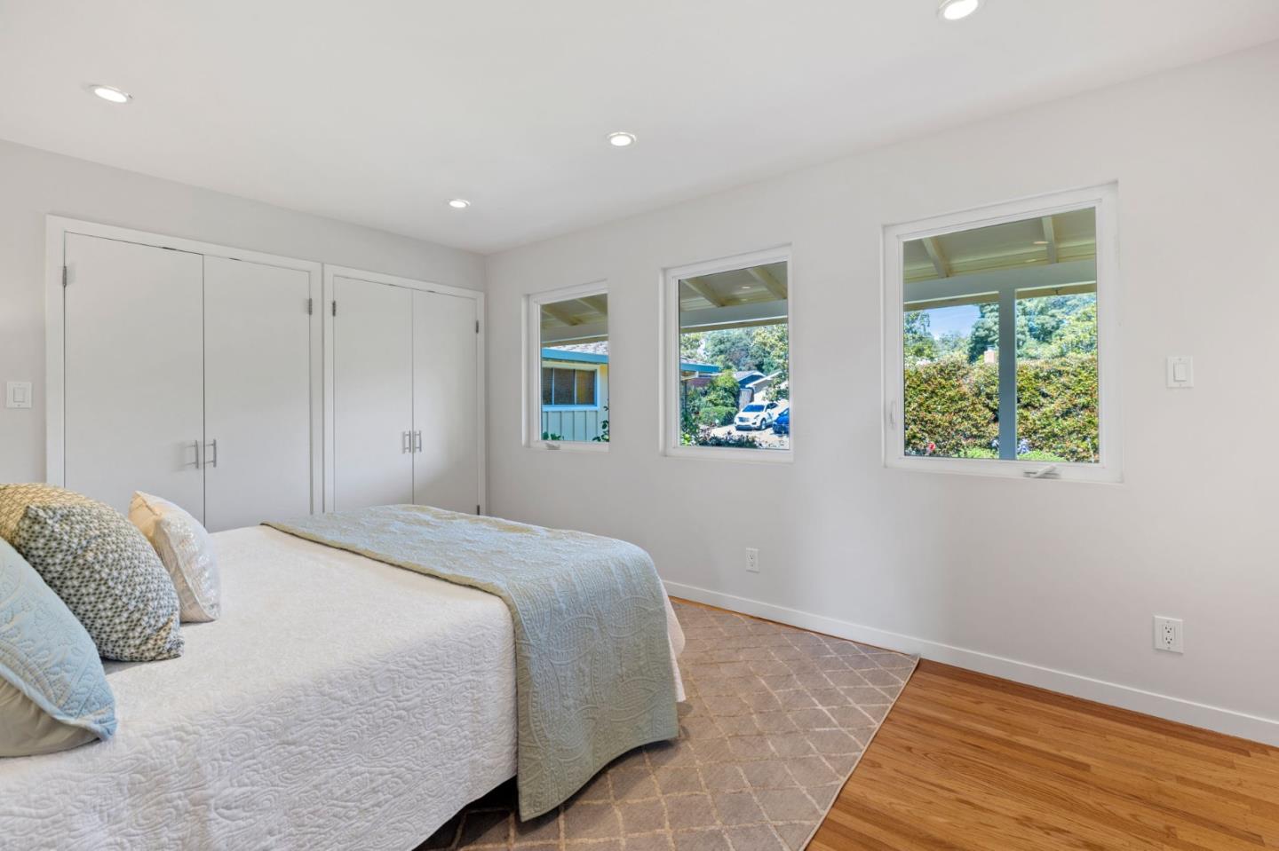 3703 Country Club DR