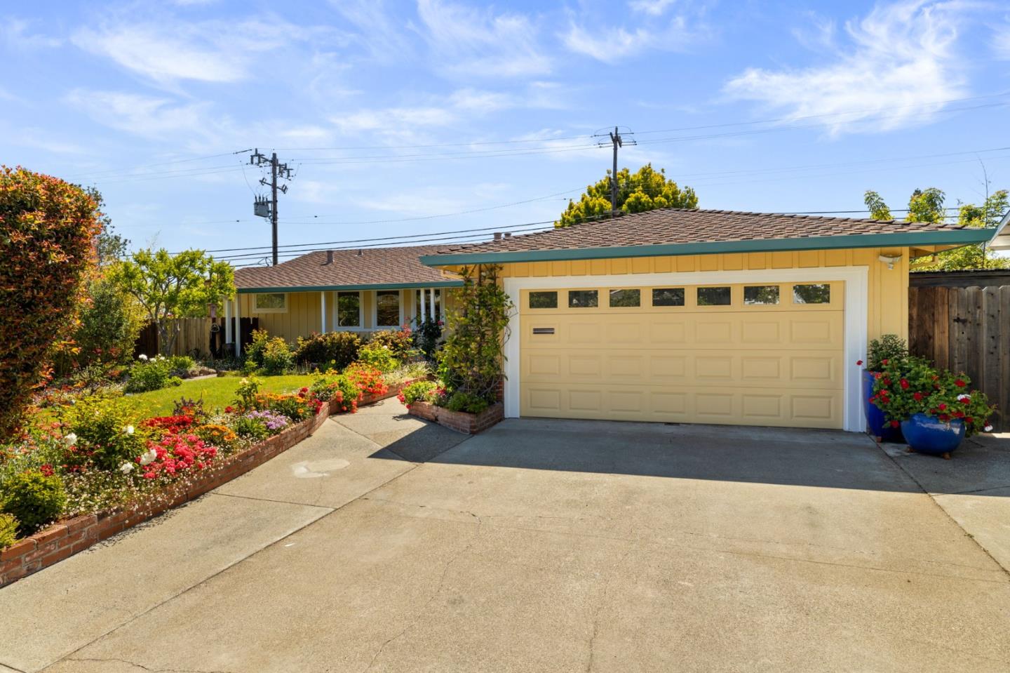 3703 Country Club DR