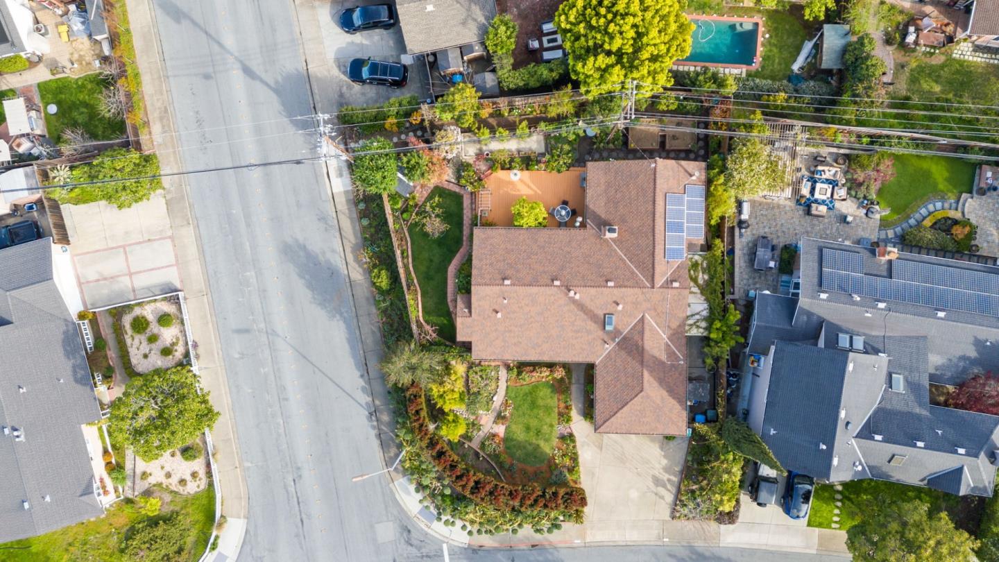 3703 Country Club DR