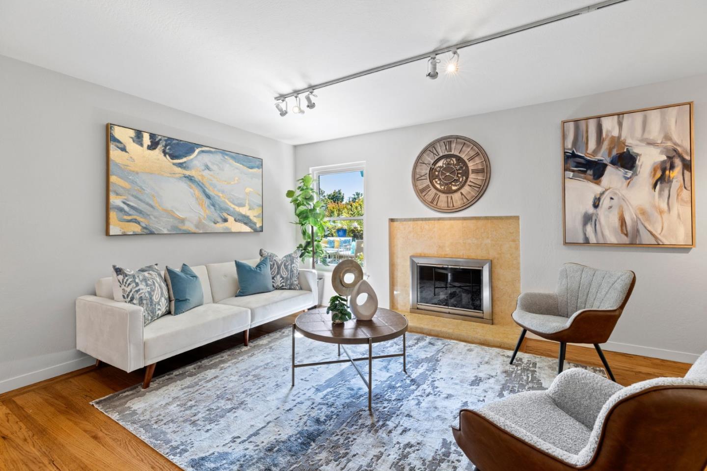 3703 Country Club DR