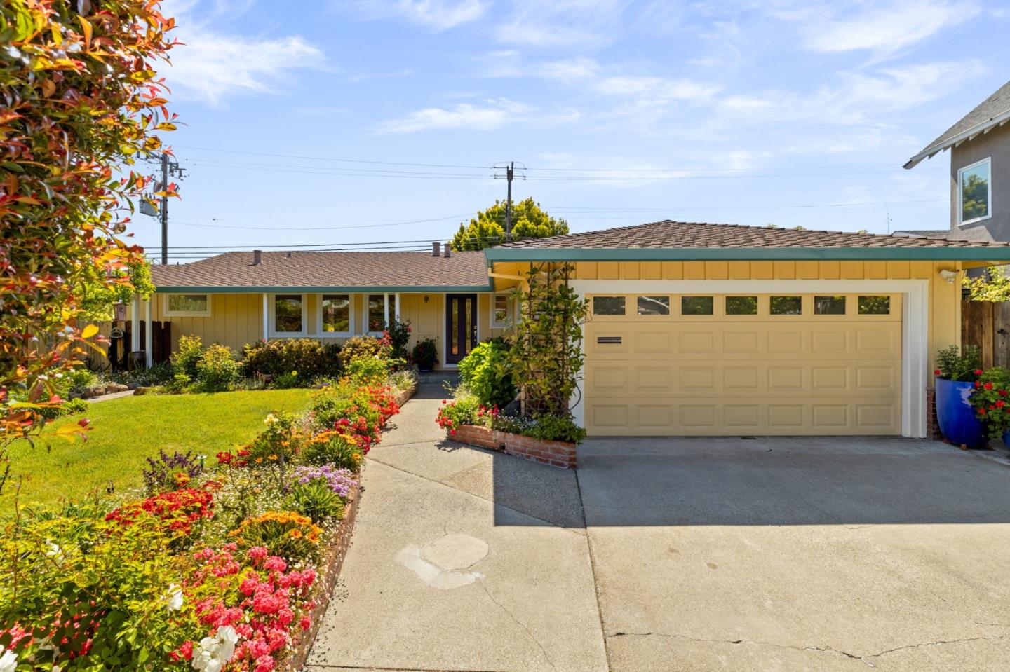 3703 Country Club DR