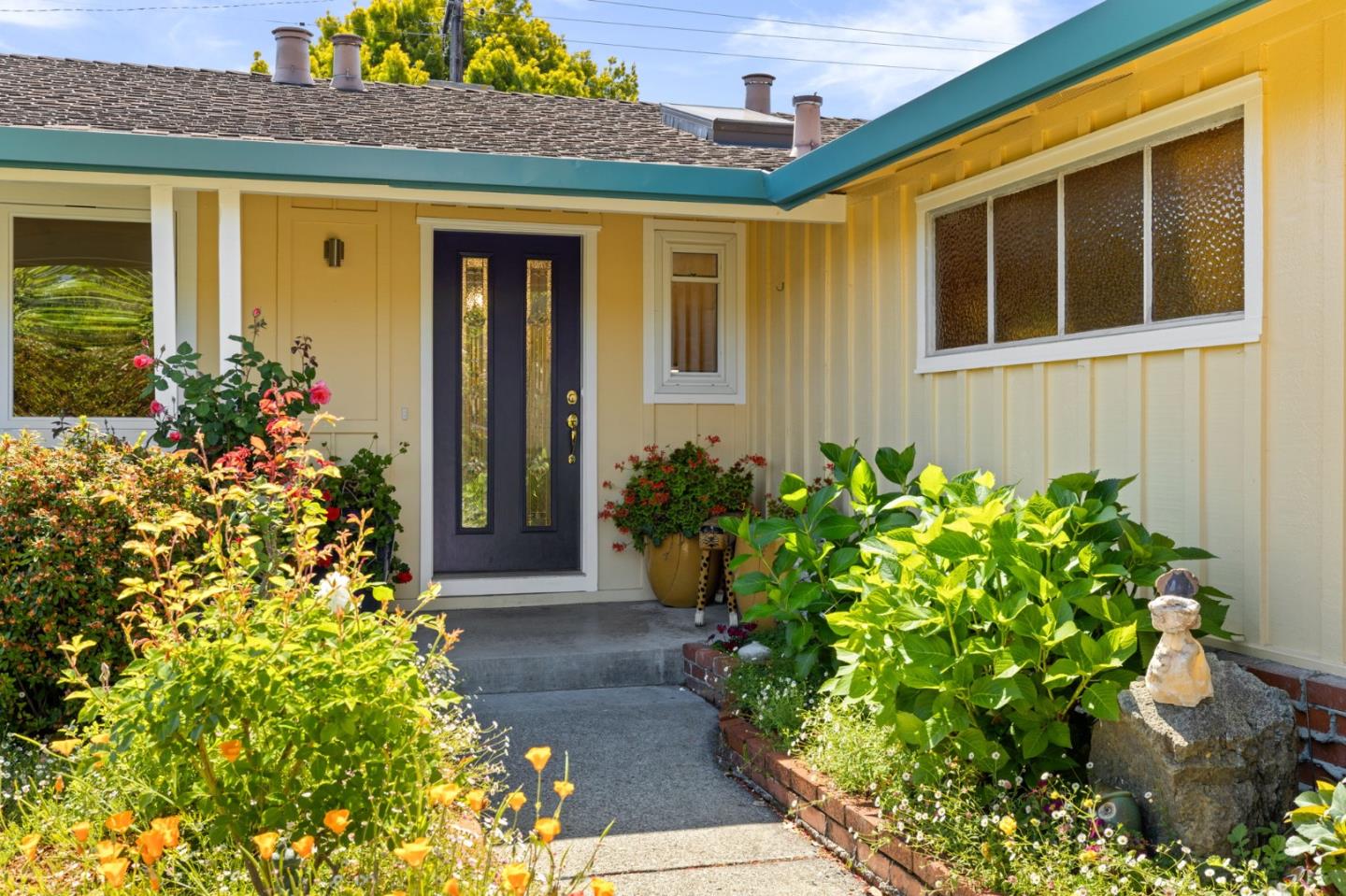 3703 Country Club DR