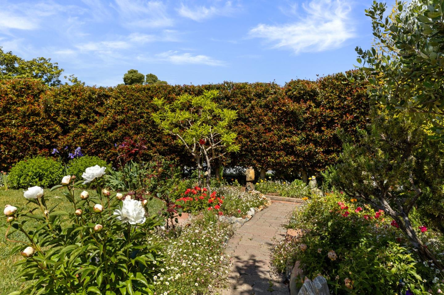 3703 Country Club DR