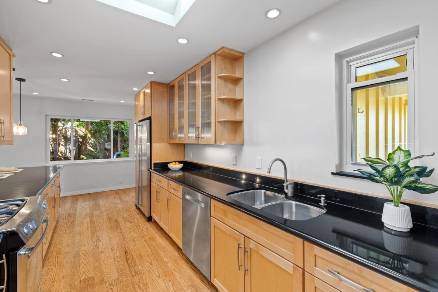 3703 Country Club DR