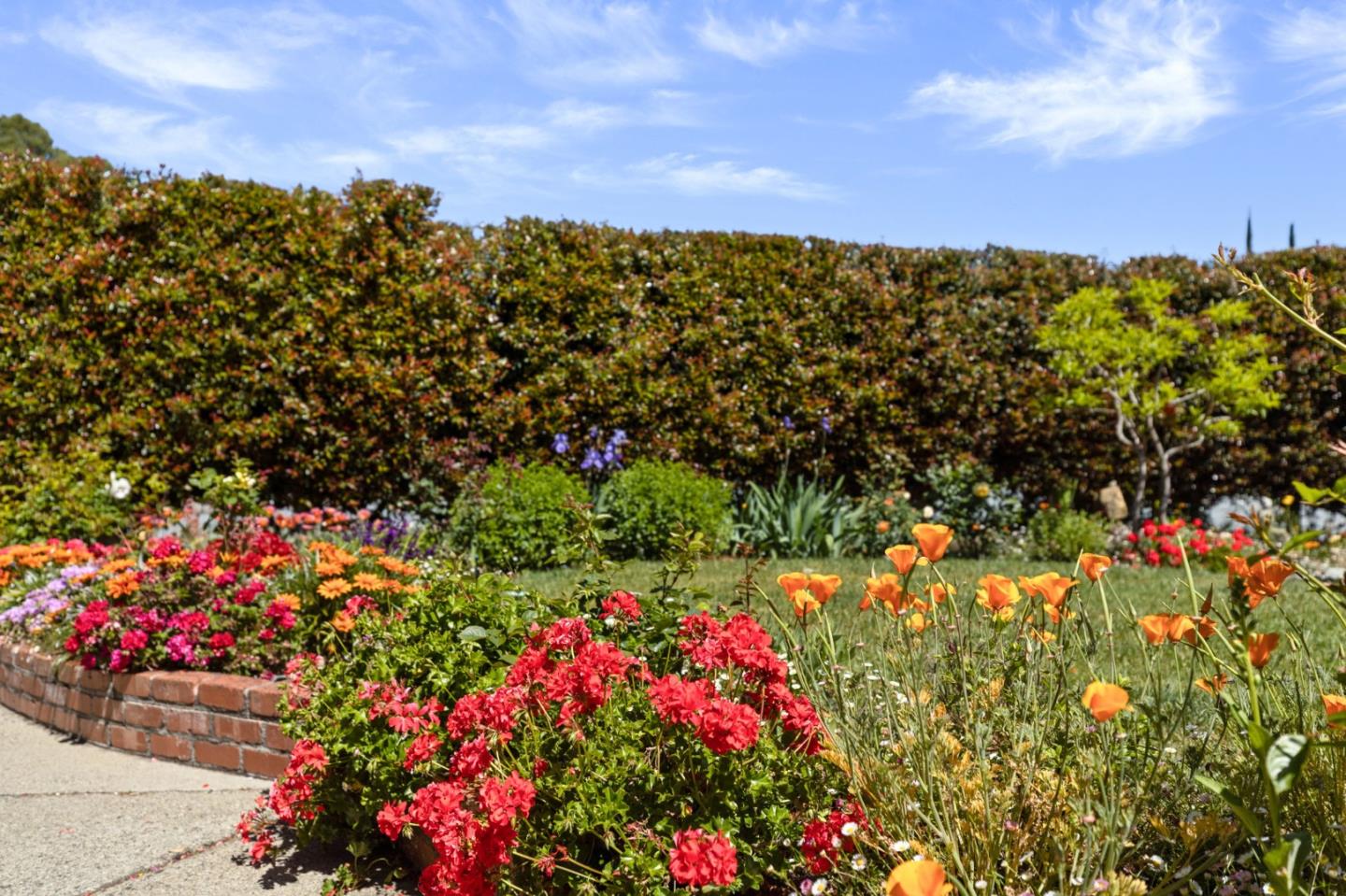 3703 Country Club DR