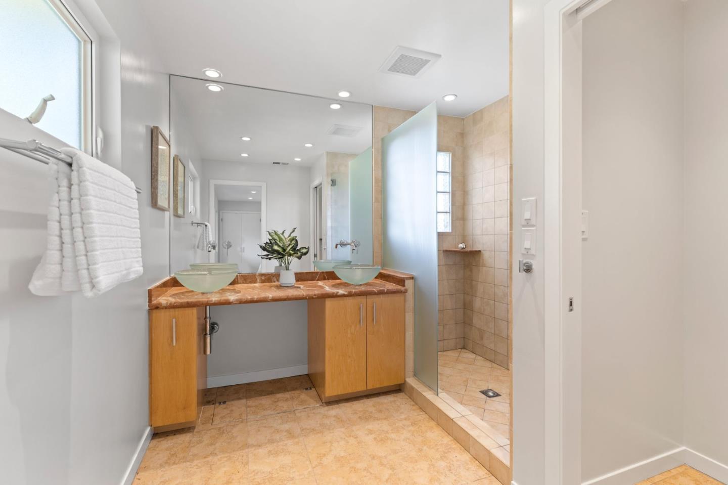 3703 Country Club DR