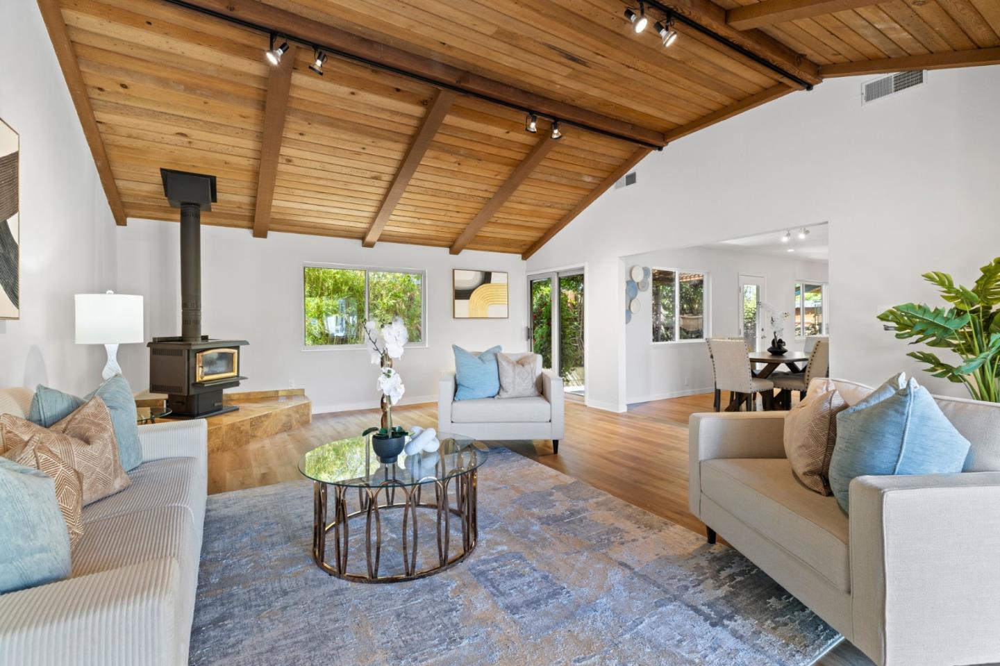 3703 Country Club DR