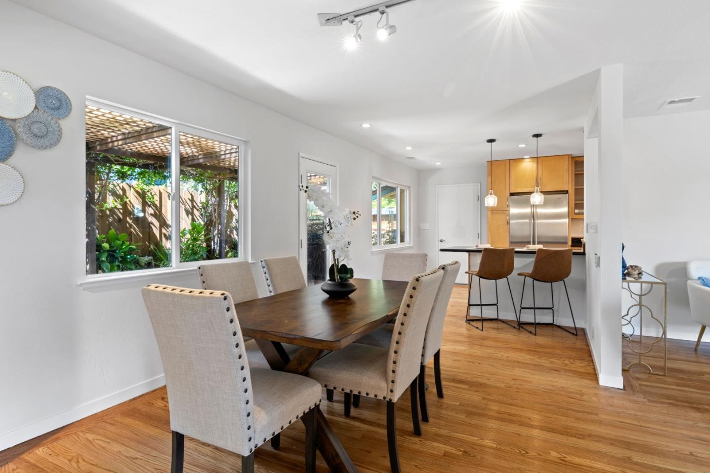 3703 Country Club DR