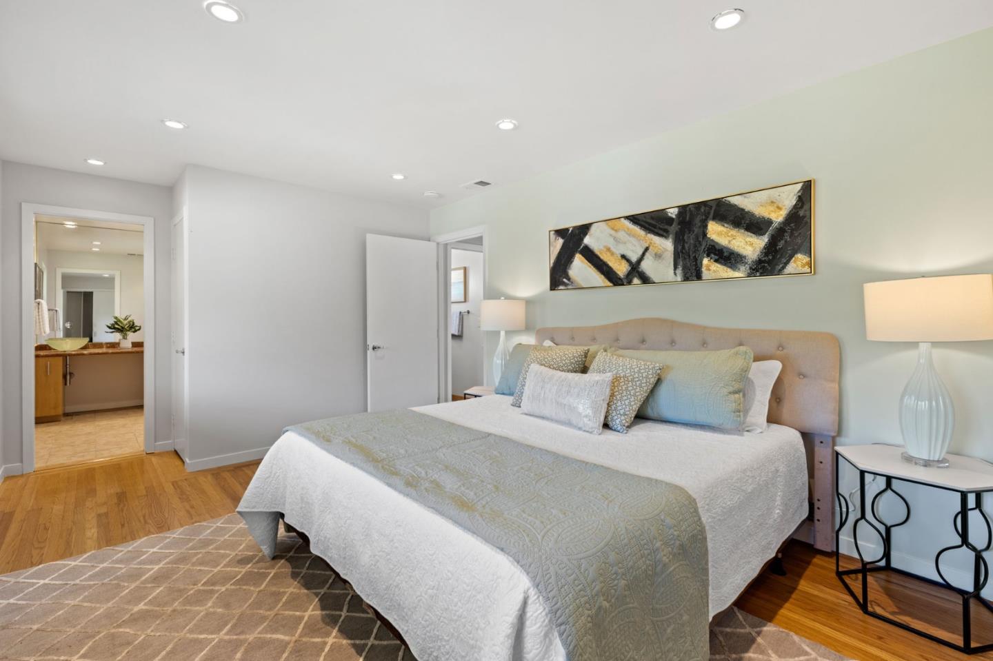 3703 Country Club DR