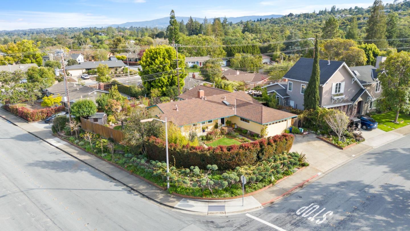 3703 Country Club DR