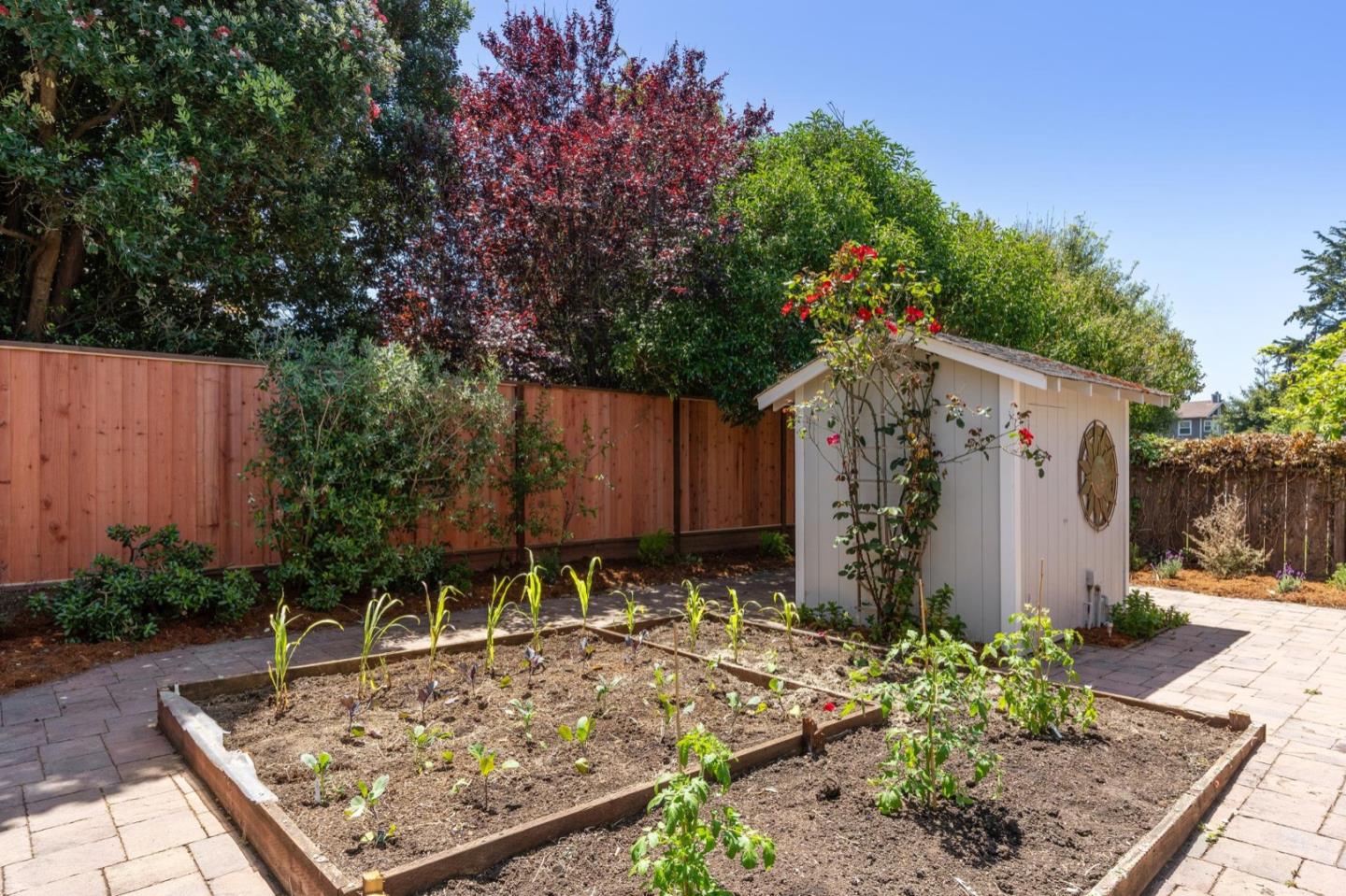 436 Valdez Avenue