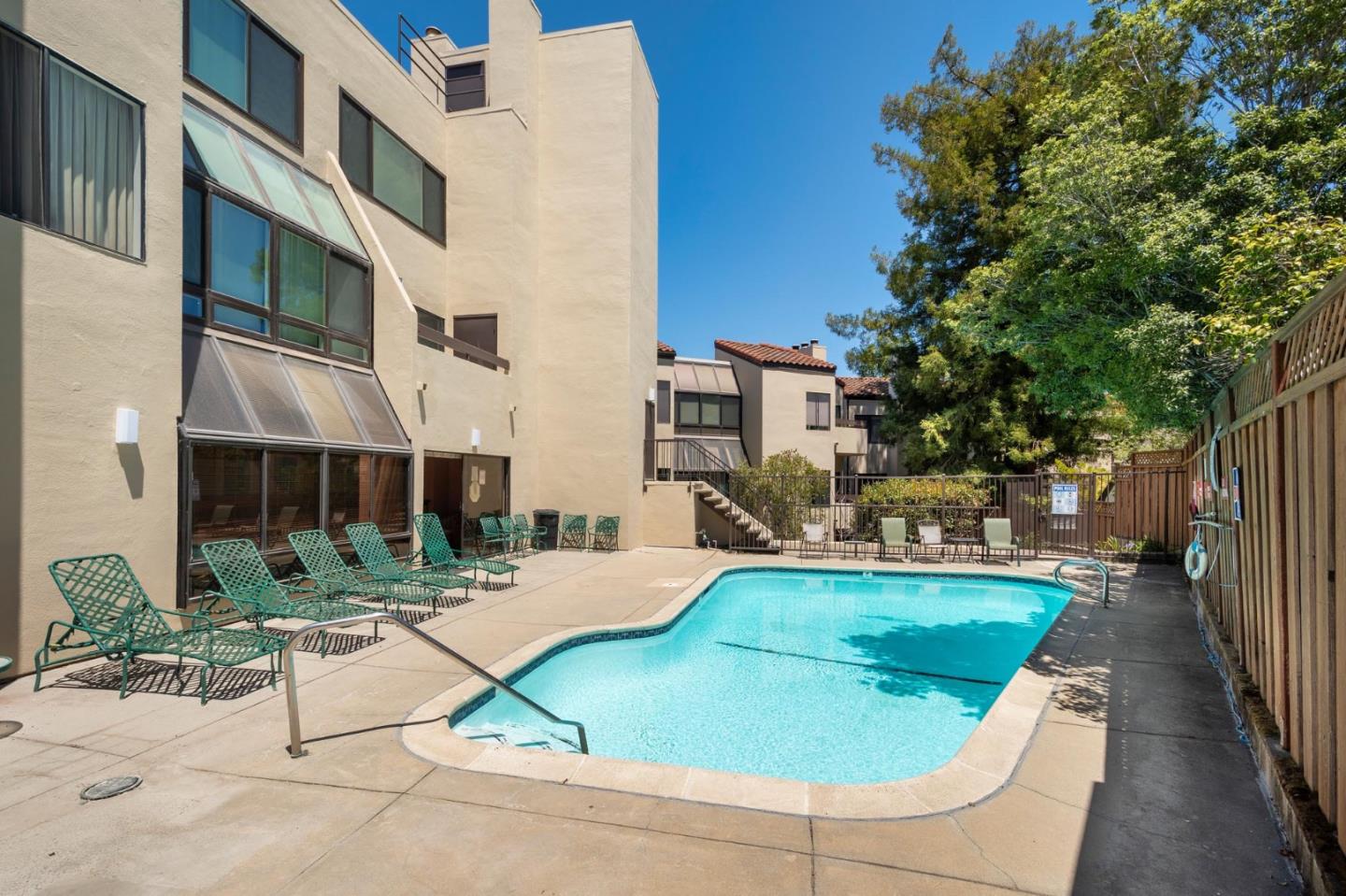425 North El Camino Real 201
