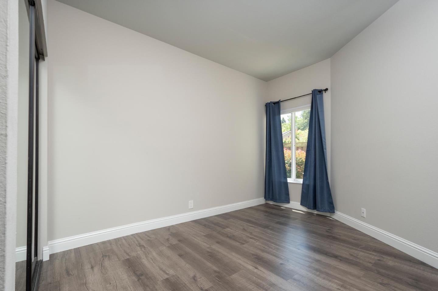 425 North El Camino Real 201
