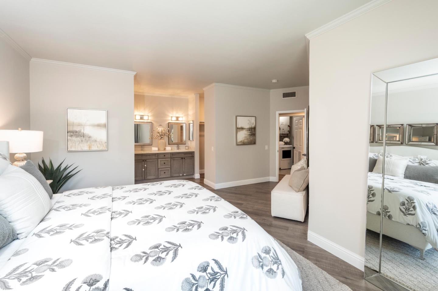 425 North El Camino Real 201
