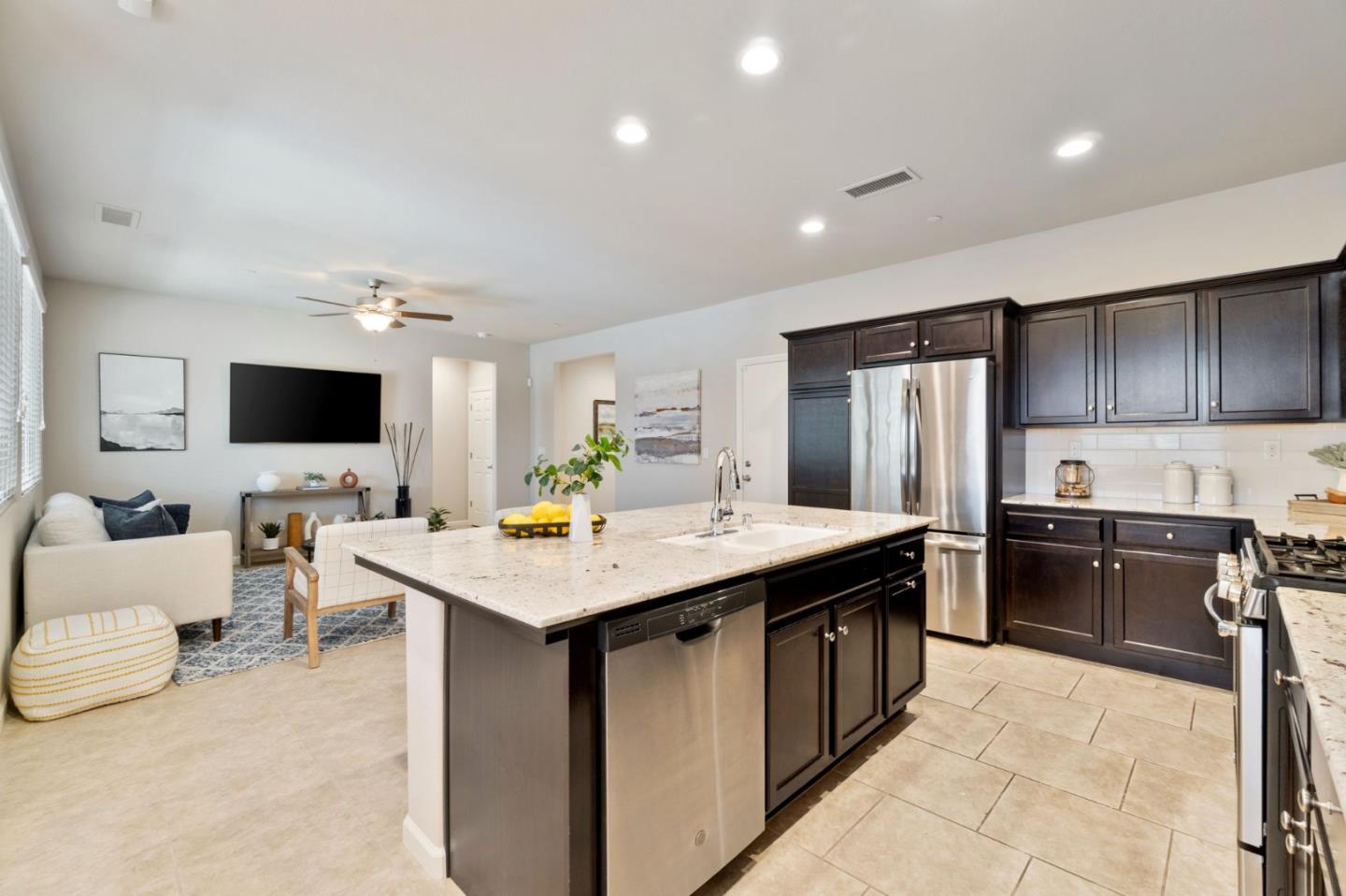 3121 Alamos AVE