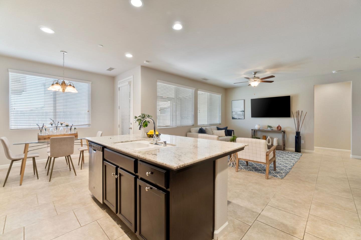 3121 Alamos AVE