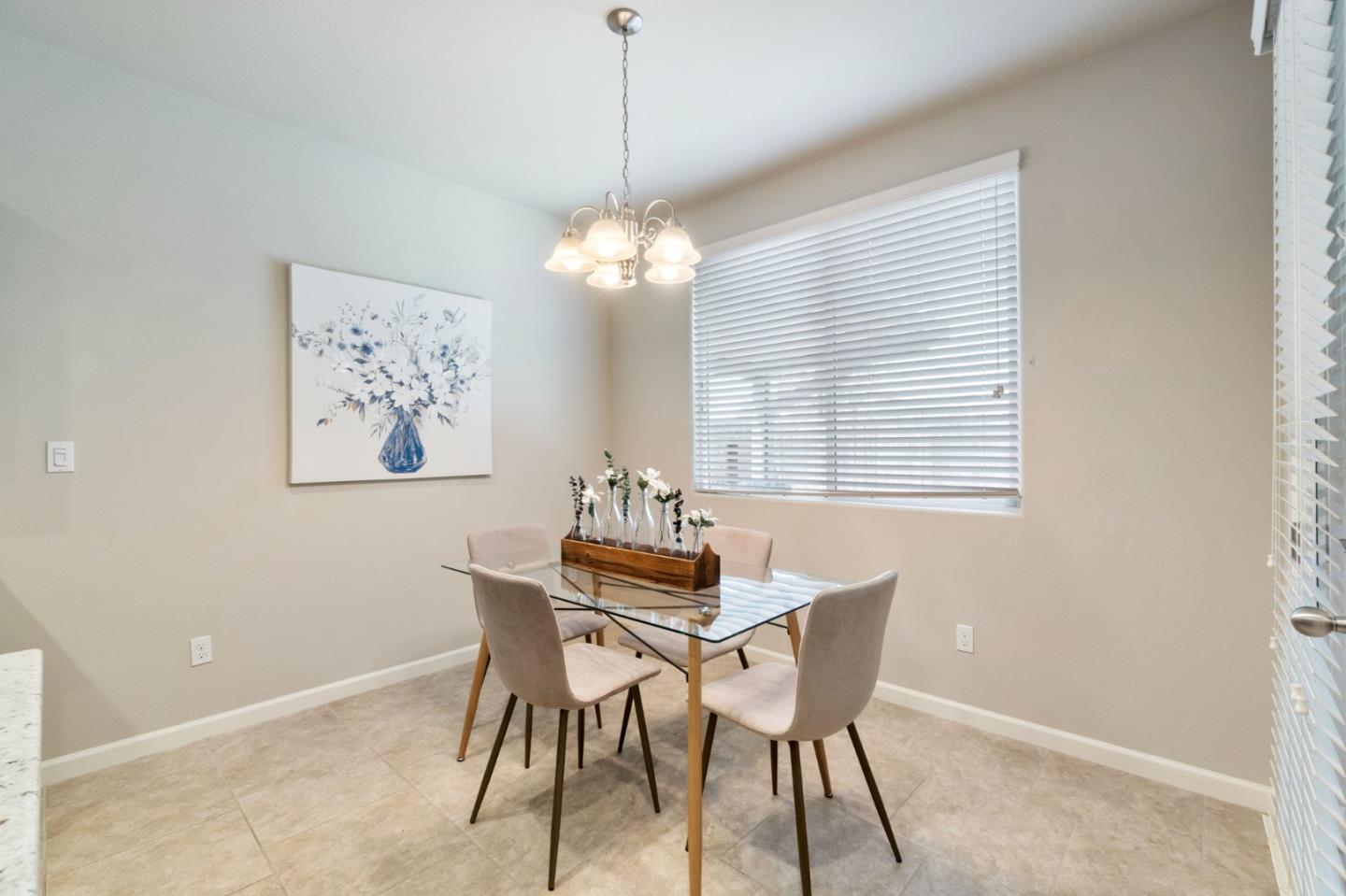 3121 Alamos AVE