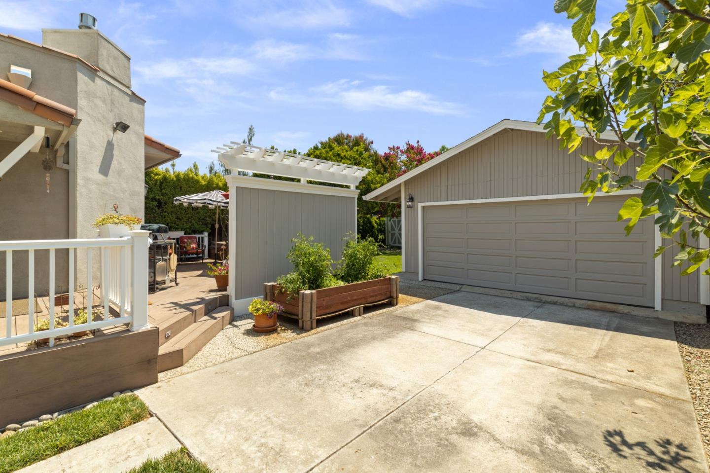 994 Willow Glen WAY