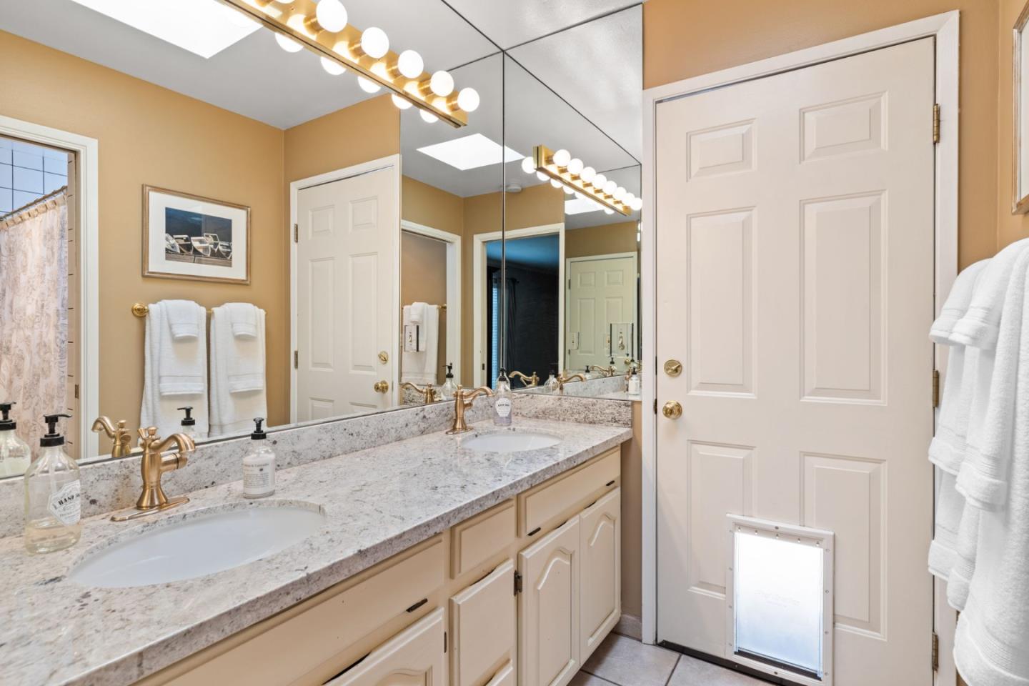 994 Willow Glen WAY