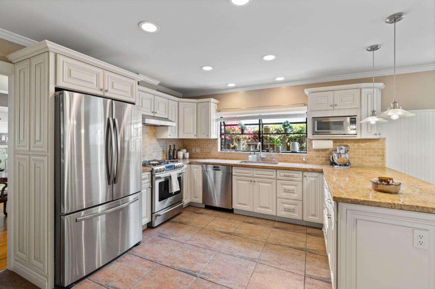994 Willow Glen WAY