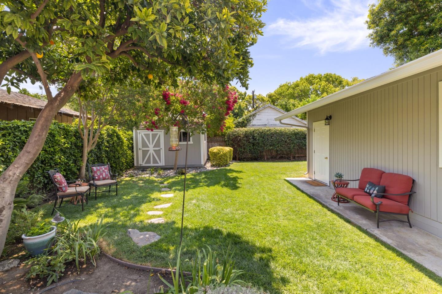 994 Willow Glen WAY