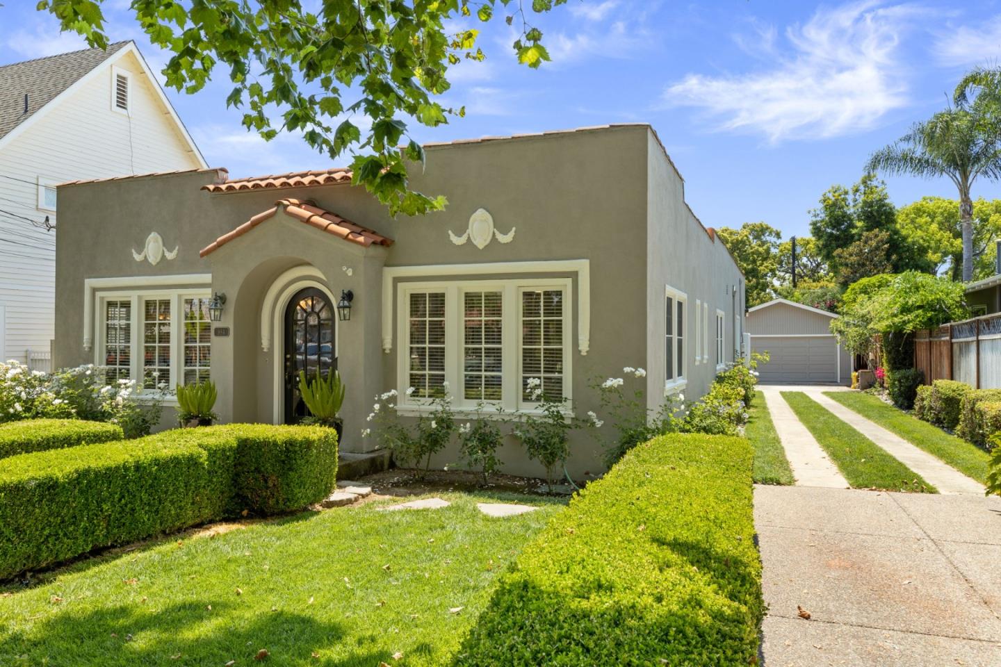 994 Willow Glen WAY