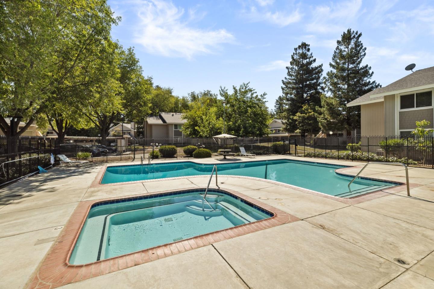 5518 Sean CIR 46