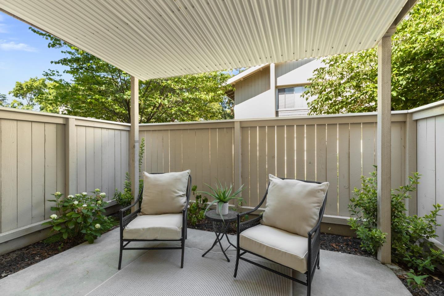 5518 Sean CIR 46