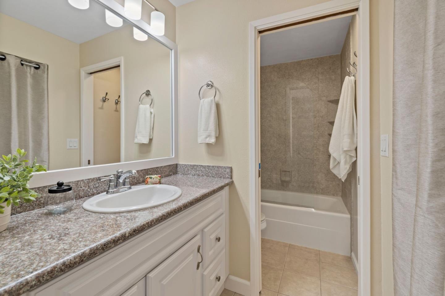 5518 Sean CIR 46