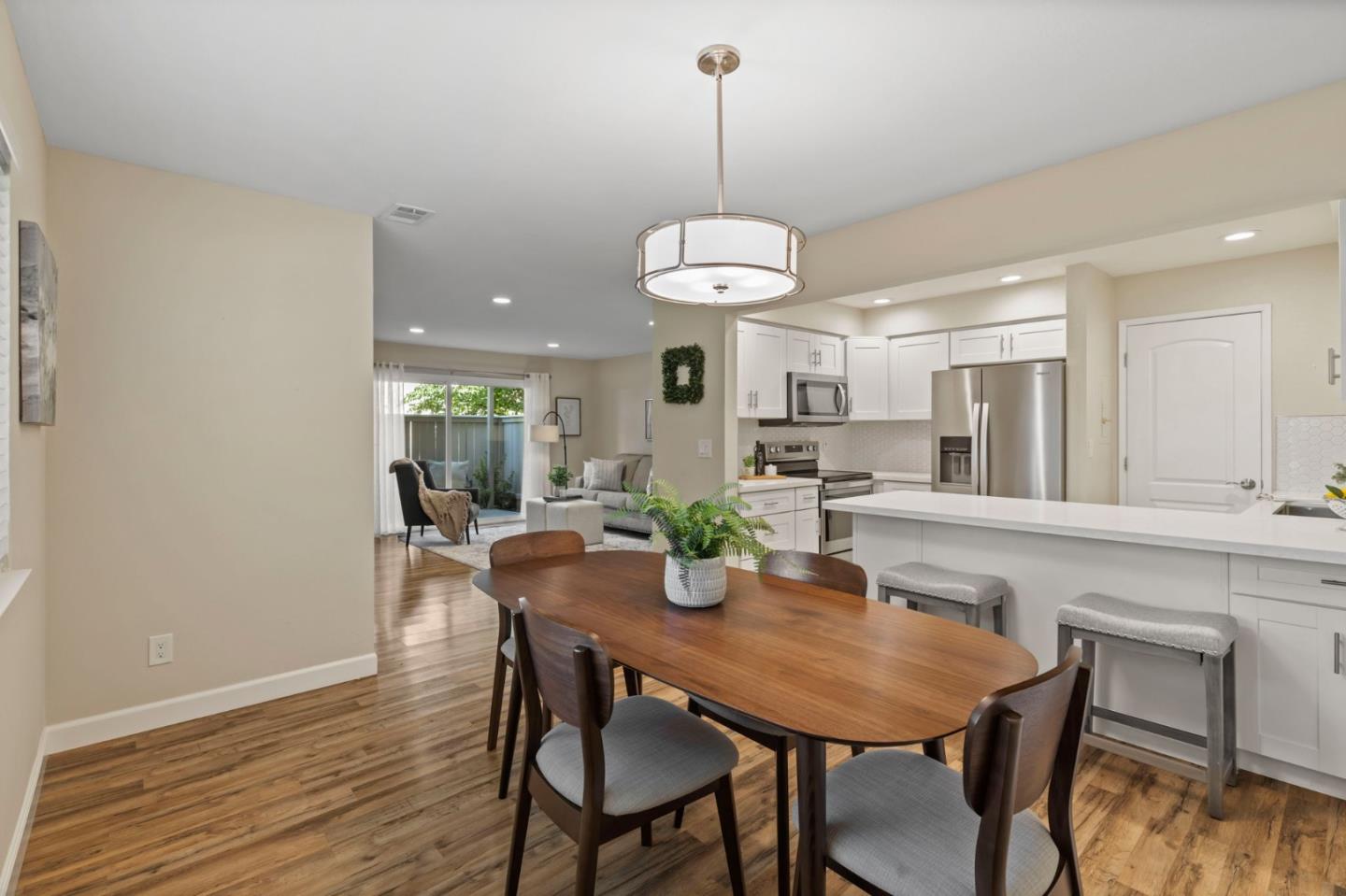 5518 Sean CIR 46