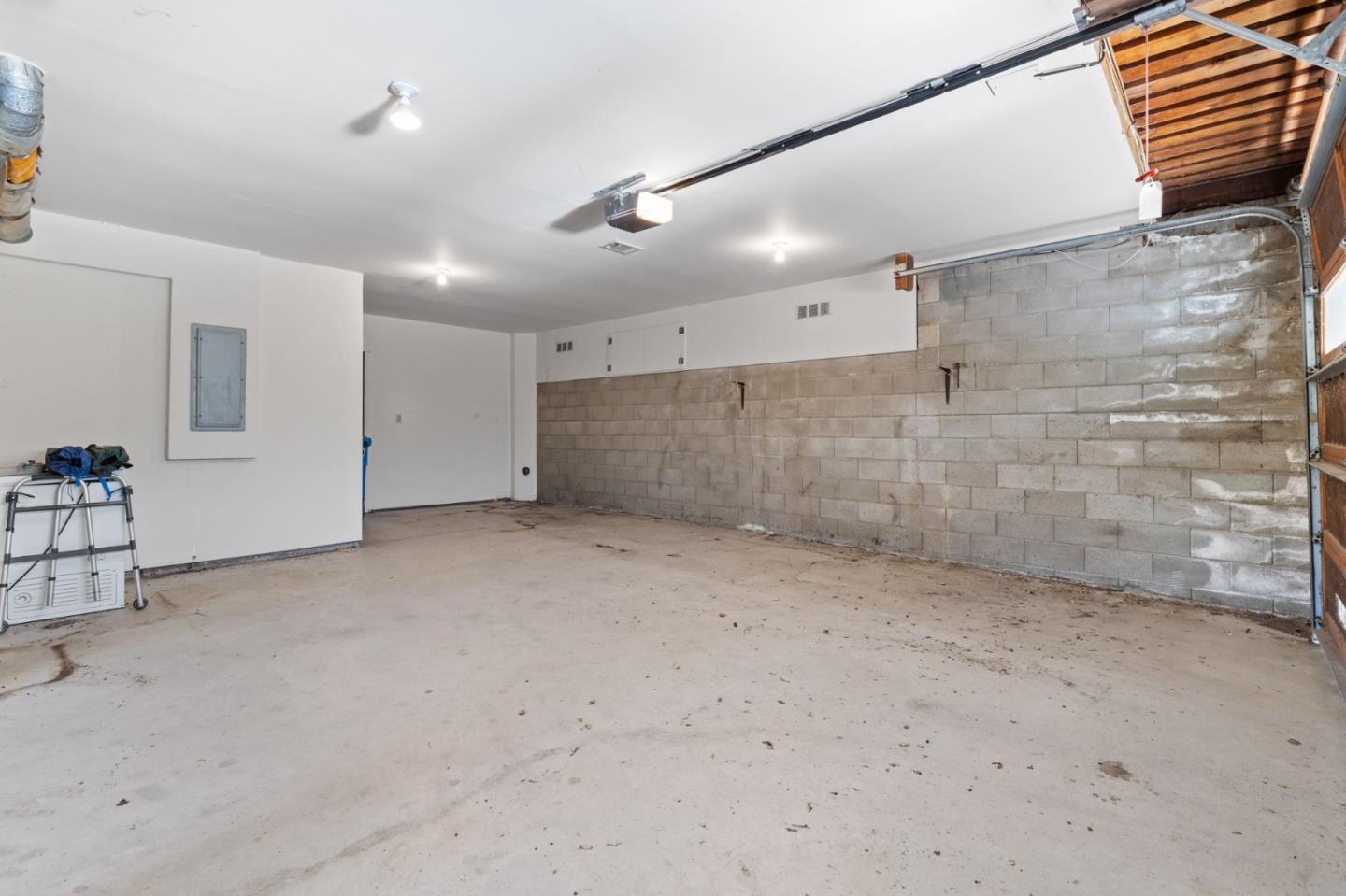19 Tiara CT