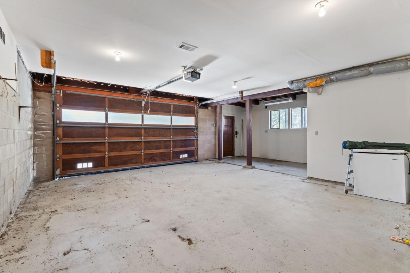 19 Tiara CT